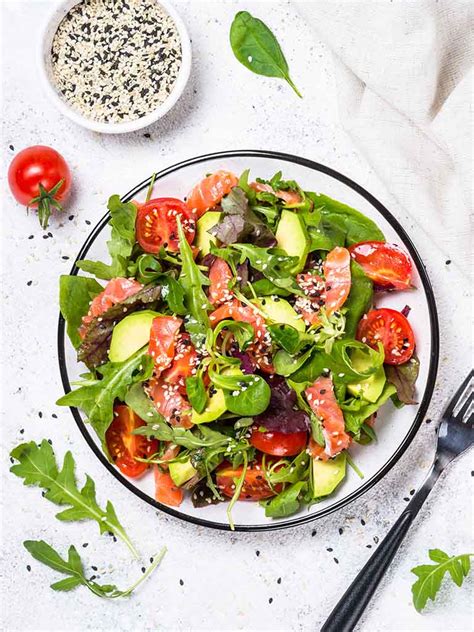 smoked-salmon-salad-with-red-wine-vinaigrette-the image