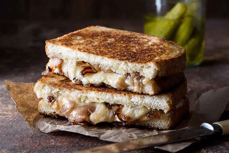 21-mind-blowing-grilled-cheese-sandwich image