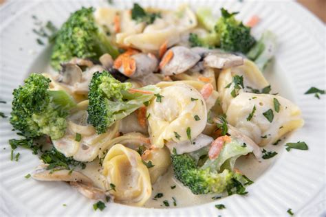 restaurant-style-tortellini-and-broccoli-alfredo image