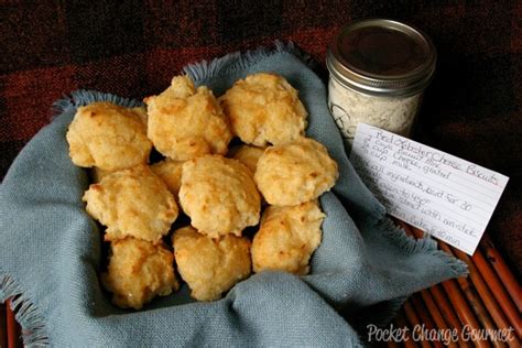 red-lobster-cheese-biscuits-with-homemade-biscuit-mix image