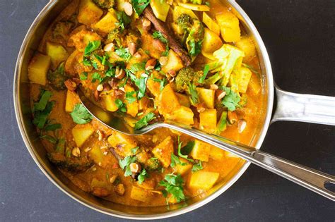 potato-and-broccoli-curry-recipe-vegan-simply image