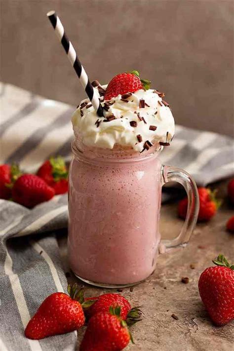 strawberry-milkshake-recipe-unicorns-in-the-kitchen image