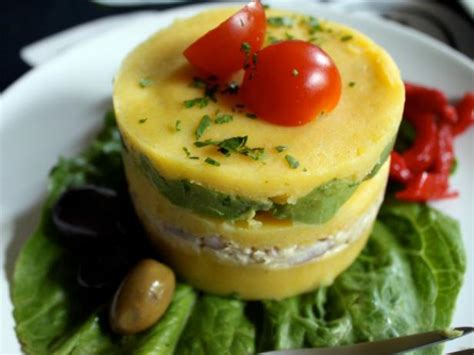 how-to-make-a-causa-de-atun-palta-y-tomate-or-how image
