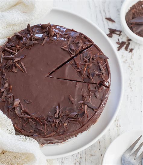 2-ingredient-no-bake-chocolate-banana-cake-no image