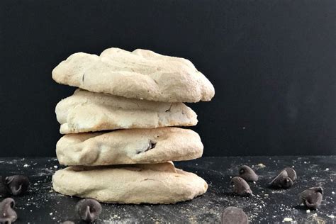 overnight-chocolate-chip-meringue-cookies image