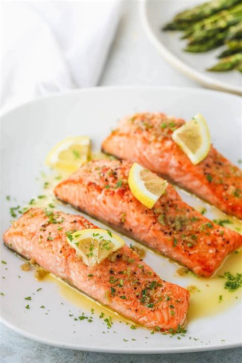 the-best-air-fryer-salmon-recipe-with-garlic-lemon image
