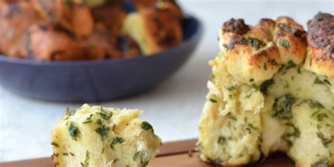 roasted-garlic-and-herb-monkey-bread-great-british image