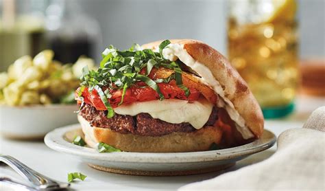 caprese-burger-recipe-unilever-food-solutions-ca image