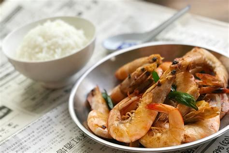 chinese-stir-fried-prawns-with-ginger-and-spring-onions image