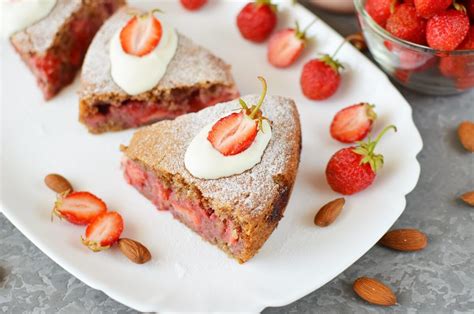 strawberry-almond-torte-recipe-cookme image