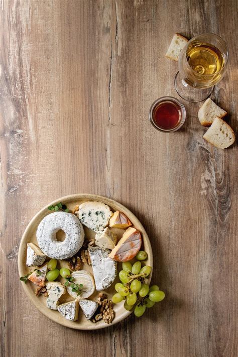 food-and-wine-pairings-with-cheese-and-charcuterie image