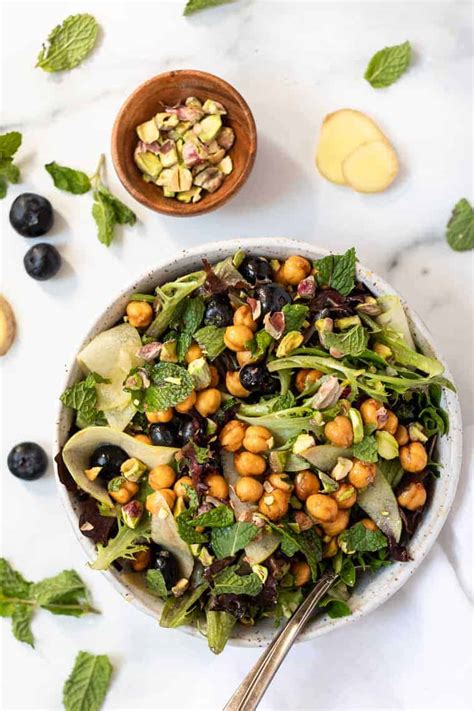 summery-spring-mix-salad-with-crispy-chickpeas image