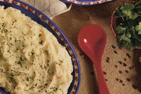 cheesy-mashed-potatoes-canadian-goodness-dairy-farmers-of image
