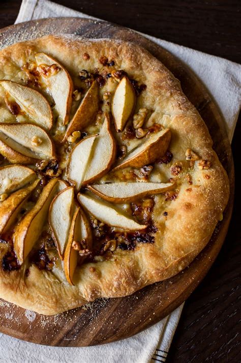 pear-walnut-gorgonzola-pizza-kitchen-confidante image