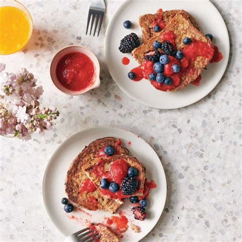 french-toast-with-strawberry-sauce-weight-watchers image