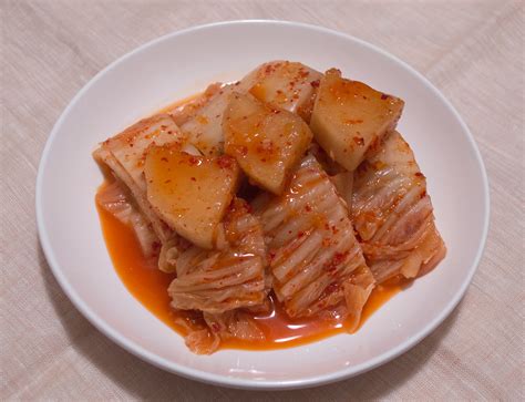traditional-whole-cabbage-kimchi-everybunny-eats image