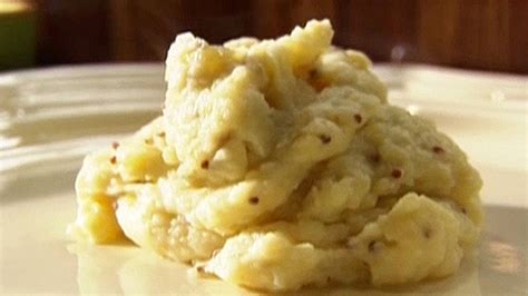 grainy-mustard-mashed-potatoes-recipe-food image