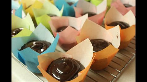devils-food-cupcakes-with-chocolate-ganache image