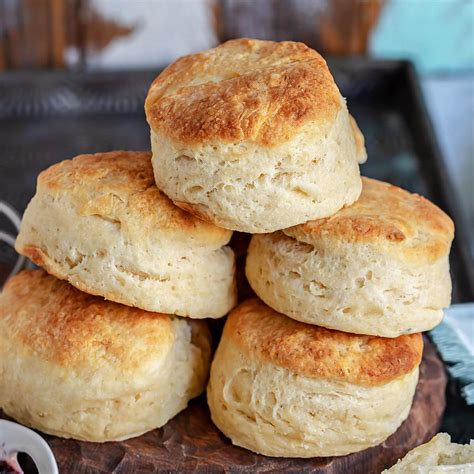 angel-biscuits-dinner-roll-meets-biscuit-mom-on image