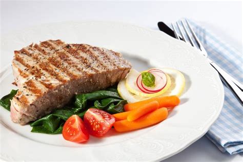grilled-marinated-tuna-steaks-rau image