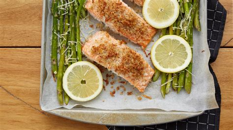 salmon-and-asparagus-sheet-pan-dinner image