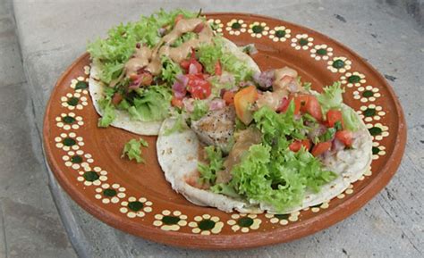 authentic-mexican-grilled-fish-tacos image