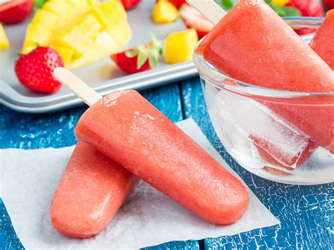 make-your-own-frozen-fruit-pops-scholastic image