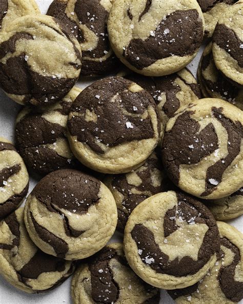 chocolate-marble-cookies-browned-butter-blondie image