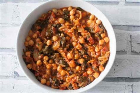 15-minute-chickpea-and-spinach-curry-with image