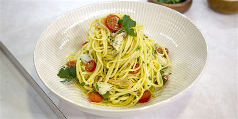 linguine-with-crab-and-white-wine-recipe-todaycom image