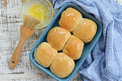 easy-30-minute-dinner-rolls-quick-fluffy-yeast-roll image