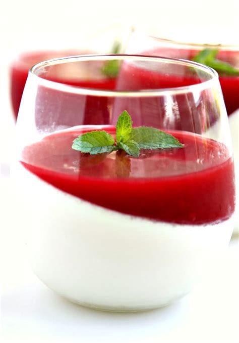 lemon-panna-cotta-with-raspberry-sauce-the image