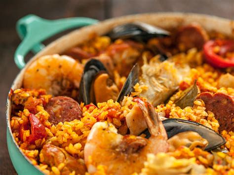 spanish-paella-with-chorizo-chicken-and-shrimp-whole image