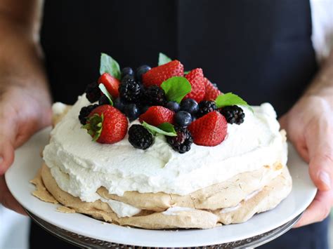 pavlova-recipe-australian-meringue-with-whipped-cream-and-fruit image