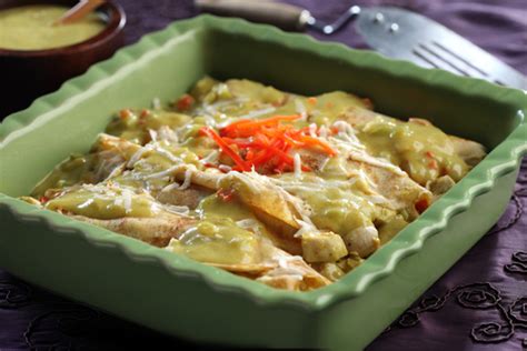 manitoba-egg-farmers-curried-chicken-crepes image