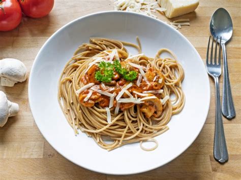 italian-spaghetti-sauce-with-fresh-herbs image