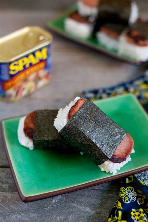 spam-musubi-recipe-hawaiian-style-eating-richly image