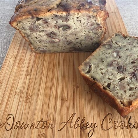 amazing-banana-and-golden-syrup-loaf-downton image