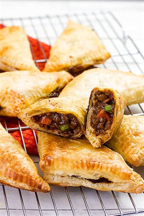 vegetable-pasties-with-vegan-mince-delicious image