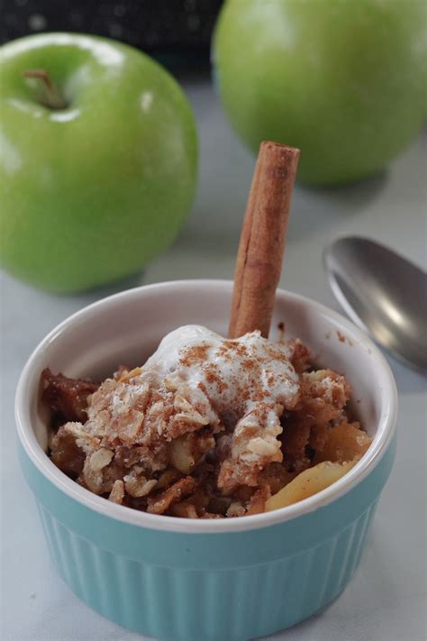weight-watchers-apple-crisp-with-oatmeal-food image