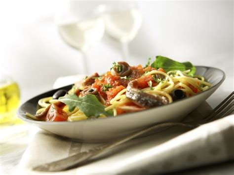 spaghetti-with-tuna-puttanesca-recipes-dr-weils image