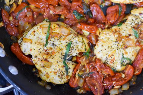 easy-weeknight-tomato-basil-chicken-30-minute image