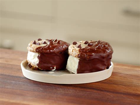 small-batch-chocolate-chip-cookie-ice-cream image