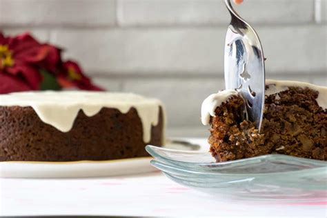 spiced-persimmon-cake-with-cream-cheese-icing image