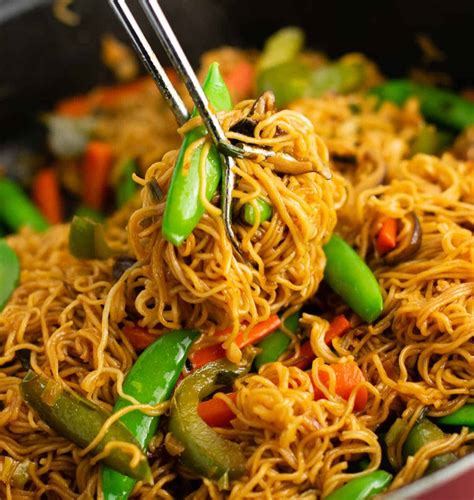 easy-ramen-noodle-stir-fry-recipe-build-your-bite image