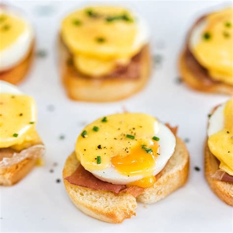 level-up-your-brunch-with-this-bite-sized-eggs-benedict image