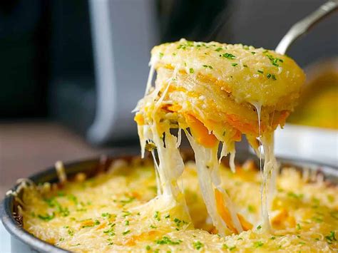 cheesy-potatoes-easy-cheesy-potato-recipe-twosleevers image