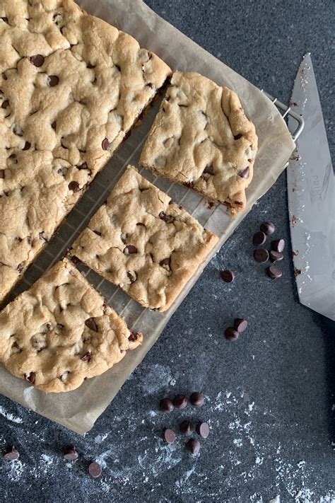 easy-chocolate-chip-cookie-bars-about-a-mom image