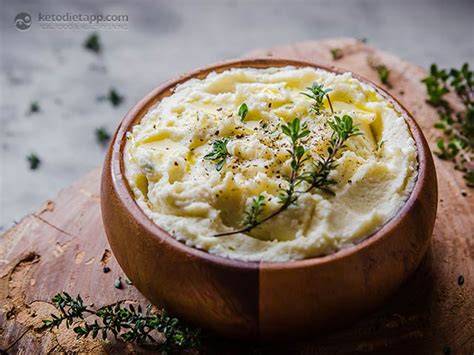 low-carb-cauliflower-mash-with-roasted-garlic-thyme image