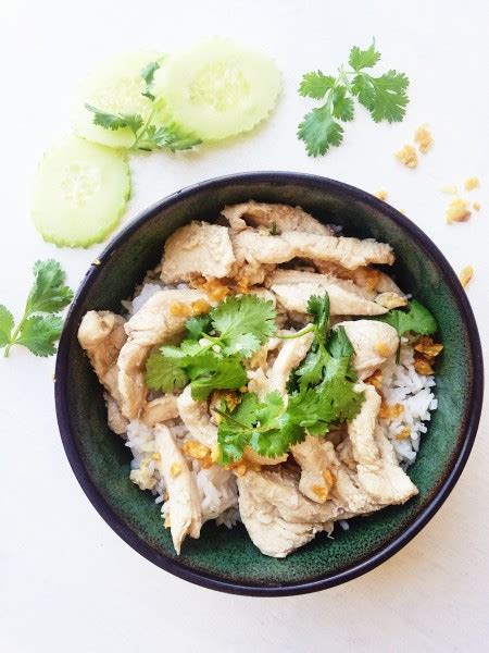 thai-garlic-pepper-chicken-stir-fry-recipe-thai-foodie image